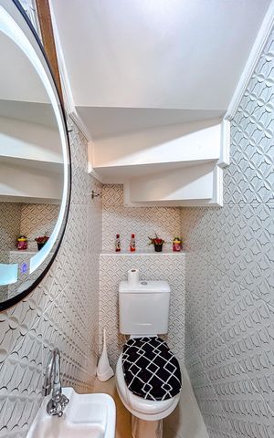 Casa de condomínio à venda com 116m², 2 quartos e 2 vagasLavabo
