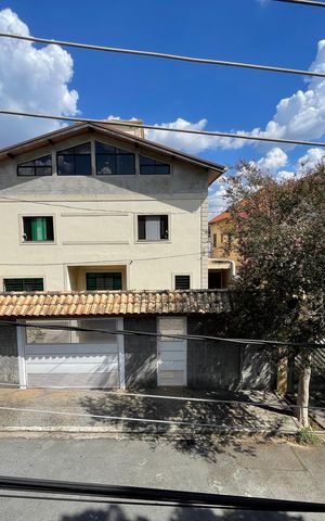 Casa à venda com 308m², 3 quartos e 2 vagas Casa à venda com 308m², 3 quartos e 2 vagasVaranda