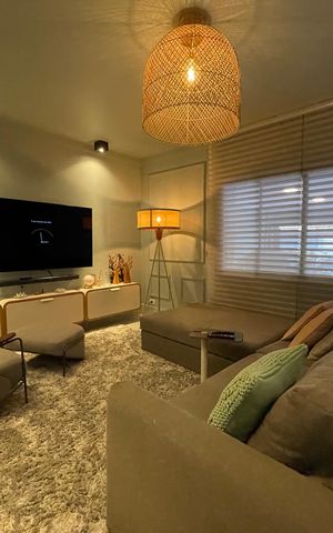 Casa à venda com 308m², 3 quartos e 2 vagas Casa à venda com 308m², 3 quartos e 2 vagasSala