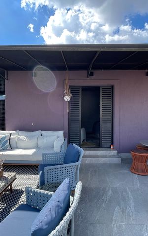 Casa à venda com 308m², 3 quartos e 2 vagas Casa à venda com 308m², 3 quartos e 2 vagasVaranda
