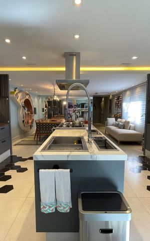 Casa à venda com 308m², 3 quartos e 2 vagas Casa à venda com 308m², 3 quartos e 2 vagasCozinha