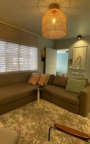 Casa à venda com 308m², 3 quartos e 2 vagas Casa à venda com 308m², 3 quartos e 2 vagasSala
