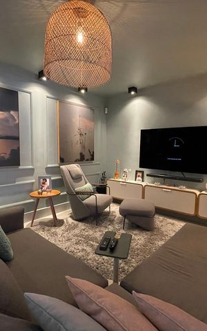 Casa à venda com 308m², 3 quartos e 2 vagas Casa à venda com 308m², 3 quartos e 2 vagasSala