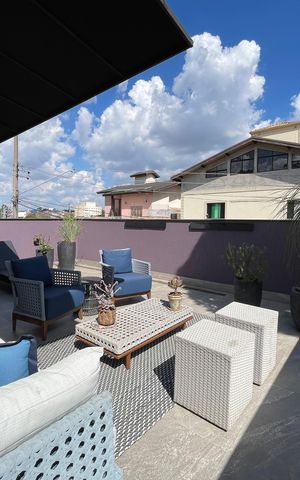 Casa à venda com 308m², 3 quartos e 2 vagas Casa à venda com 308m², 3 quartos e 2 vagasVaranda