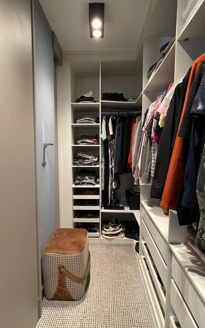 Casa à venda com 308m², 3 quartos e 2 vagas Casa à venda com 308m², 3 quartos e 2 vagasCloset da suíte 1