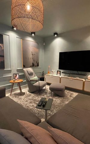 Casa à venda com 308m², 3 quartos e 2 vagas Casa à venda com 308m², 3 quartos e 2 vagasSala