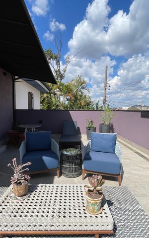 Casa à venda com 308m², 3 quartos e 2 vagas Casa à venda com 308m², 3 quartos e 2 vagasVaranda