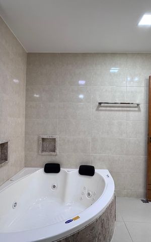 Apartamento à venda com 367m², 4 quartos e 3 vagas Apartamento à venda com 367m², 4 quartos e 3 vagasSuíte 1 - Banheiro