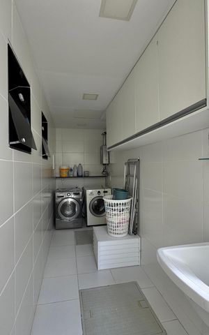Apartamento à venda com 367m², 4 quartos e 3 vagas Apartamento à venda com 367m², 4 quartos e 3 vagasÁrea de Serviço