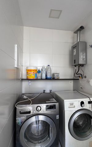 Apartamento à venda com 367m², 4 quartos e 3 vagas Apartamento à venda com 367m², 4 quartos e 3 vagasÁrea de Serviço