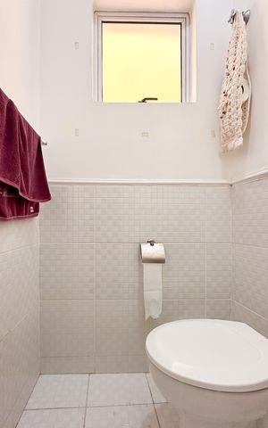Casa à venda com 147m², 3 quartos e 2 vagasLavabo