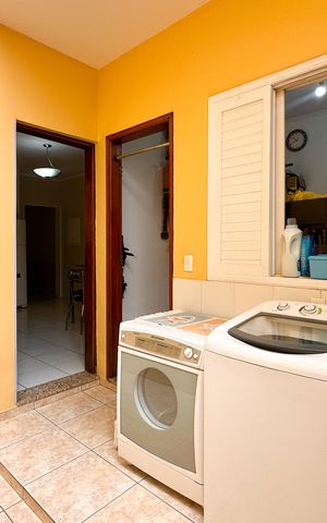 Casa à venda com 147m², 3 quartos e 2 vagasÁrea de Serviço