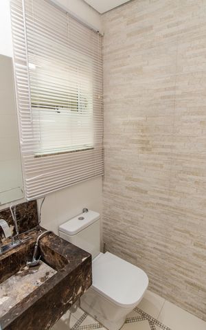 Casa à venda com 250m², 3 quartos e 2 vagas Casa à venda com 250m², 3 quartos e 2 vagasSala - Lavabo