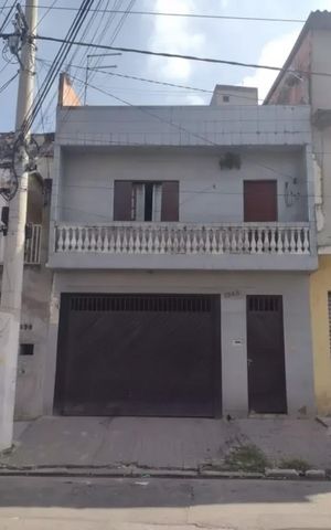 Casa à venda com 240m², 4 quartos e 2 vagas