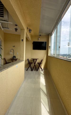 Casa à venda com 210m², 2 quartos e 2 vagas Casa à venda com 210m², 2 quartos e 2 vagasVaranda