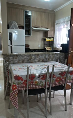 Casa à venda com 210m², 2 quartos e 2 vagas Casa à venda com 210m², 2 quartos e 2 vagasCozinha