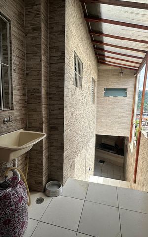 Casa à venda com 210m², 2 quartos e 2 vagas Casa à venda com 210m², 2 quartos e 2 vagasQuintal