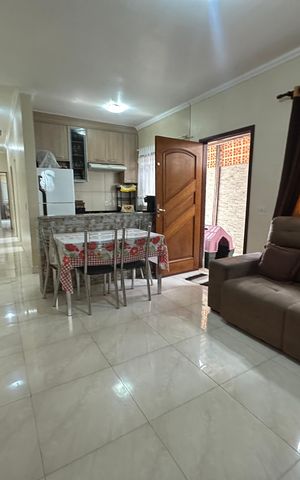Casa à venda com 210m², 2 quartos e 2 vagas Casa à venda com 210m², 2 quartos e 2 vagasSala