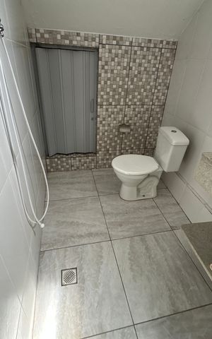Casa à venda com 210m², 2 quartos e 2 vagas Casa à venda com 210m², 2 quartos e 2 vagasBanheiro Social