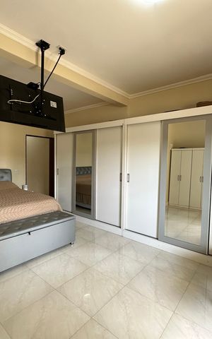 Casa à venda com 210m², 2 quartos e 2 vagas Casa à venda com 210m², 2 quartos e 2 vagasSuíte