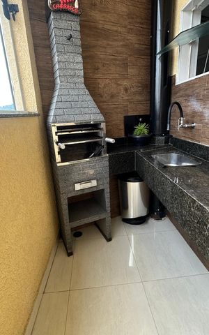 Casa à venda com 210m², 2 quartos e 2 vagas Casa à venda com 210m², 2 quartos e 2 vagasVaranda