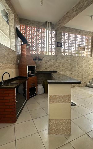Casa à venda com 210m², 2 quartos e 2 vagas Casa à venda com 210m², 2 quartos e 2 vagasChurrasqueira