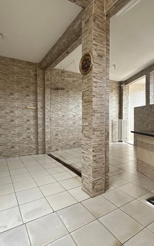 Casa à venda com 210m², 2 quartos e 2 vagas Casa à venda com 210m², 2 quartos e 2 vagasChurrasqueira