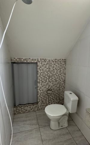 Casa à venda com 210m², 2 quartos e 2 vagas Casa à venda com 210m², 2 quartos e 2 vagasBanheiro Social