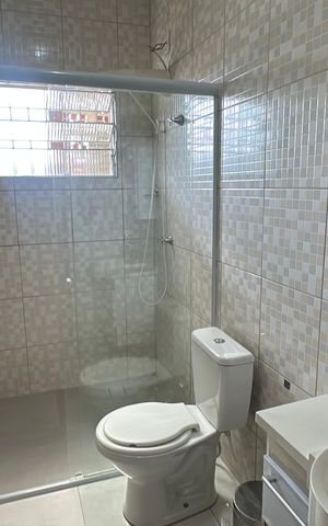 Casa à venda com 210m², 2 quartos e 2 vagas Casa à venda com 210m², 2 quartos e 2 vagasBanheiro