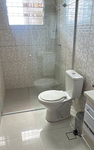 Casa à venda com 210m², 2 quartos e 2 vagas Casa à venda com 210m², 2 quartos e 2 vagasBanheiro