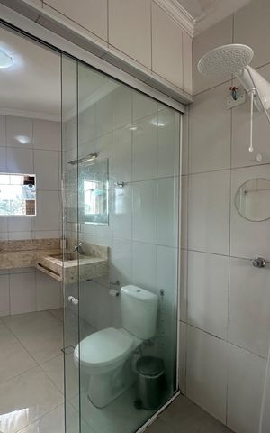 Casa à venda com 210m², 2 quartos e 2 vagas Casa à venda com 210m², 2 quartos e 2 vagasBanheiro da Suíte