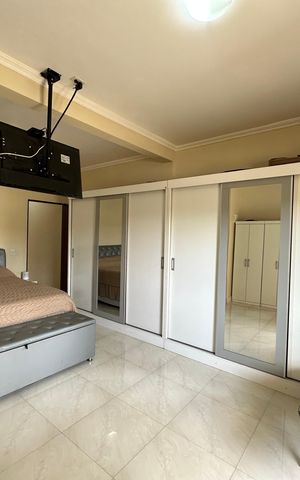 Casa à venda com 210m², 2 quartos e 2 vagas Casa à venda com 210m², 2 quartos e 2 vagasSuíte
