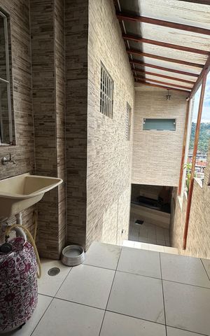Casa à venda com 210m², 2 quartos e 2 vagas Casa à venda com 210m², 2 quartos e 2 vagasQuintal