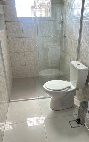 Casa à venda com 210m², 2 quartos e 2 vagas Casa à venda com 210m², 2 quartos e 2 vagasBanheiro