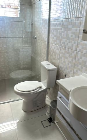 Casa à venda com 210m², 2 quartos e 2 vagas Casa à venda com 210m², 2 quartos e 2 vagasBanheiro