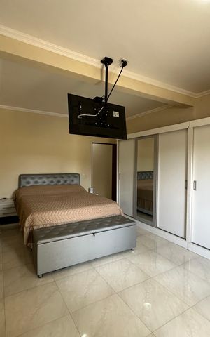 Casa à venda com 210m², 2 quartos e 2 vagas Casa à venda com 210m², 2 quartos e 2 vagasSuíte