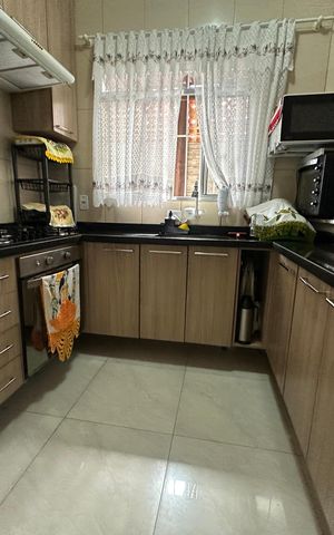 Casa à venda com 210m², 2 quartos e 2 vagas Casa à venda com 210m², 2 quartos e 2 vagasCozinha