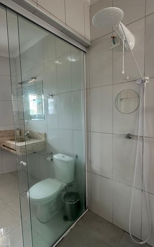 Casa à venda com 210m², 2 quartos e 2 vagas Casa à venda com 210m², 2 quartos e 2 vagasBanheiro da Suíte