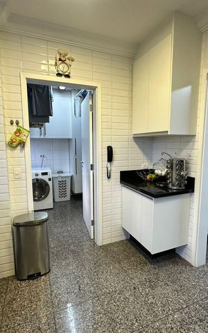 Apartamento à venda com 169m², 3 quartos e 3 vagas Apartamento à venda com 169m², 3 quartos e 3 vagasCozinha