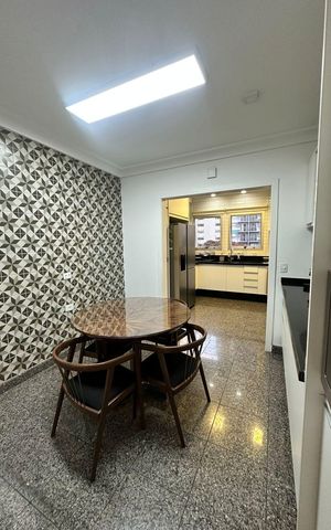 Apartamento à venda com 169m², 3 quartos e 3 vagas Apartamento à venda com 169m², 3 quartos e 3 vagasCozinha