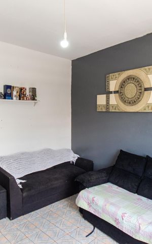 Casa à venda com 177m², 5 quartos e 2 vagas Casa à venda com 177m², 5 quartos e 2 vagasSala