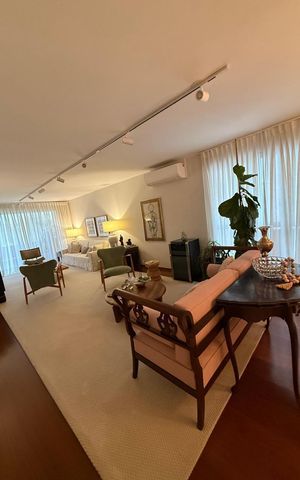 Apartamento à venda com 218m², 3 quartos e 2 vagas Apartamento à venda com 218m², 3 quartos e 2 vagasSala