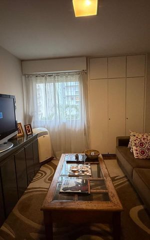 Apartamento à venda com 218m², 3 quartos e 2 vagas Apartamento à venda com 218m², 3 quartos e 2 vagasSala