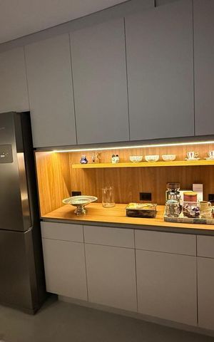 Apartamento à venda com 218m², 3 quartos e 2 vagas Apartamento à venda com 218m², 3 quartos e 2 vagasCozinha
