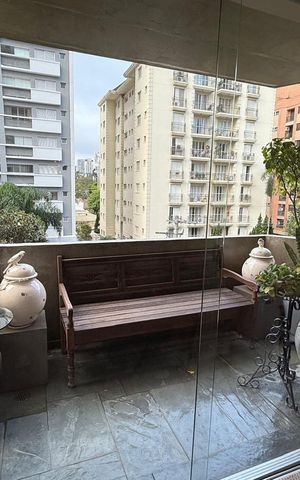 Apartamento à venda com 218m², 3 quartos e 2 vagas Apartamento à venda com 218m², 3 quartos e 2 vagasVaranda