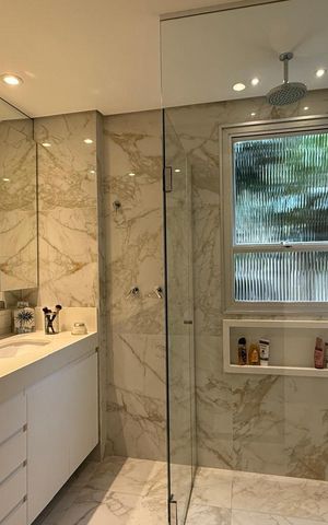 Apartamento à venda com 218m², 3 quartos e 2 vagas Apartamento à venda com 218m², 3 quartos e 2 vagasBanheiro