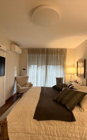 Apartamento à venda com 218m², 3 quartos e 2 vagas Apartamento à venda com 218m², 3 quartos e 2 vagasQuarto