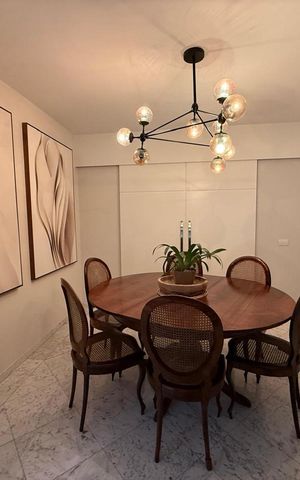Apartamento à venda com 218m², 3 quartos e 2 vagas Apartamento à venda com 218m², 3 quartos e 2 vagasSala
