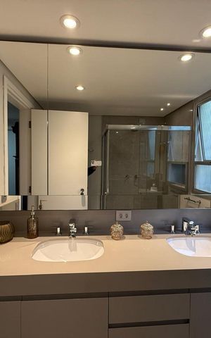 Apartamento à venda com 218m², 3 quartos e 2 vagas Apartamento à venda com 218m², 3 quartos e 2 vagasBanheiro