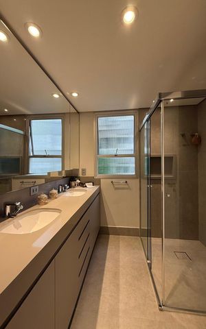 Apartamento à venda com 218m², 3 quartos e 2 vagas Apartamento à venda com 218m², 3 quartos e 2 vagasBanheiro